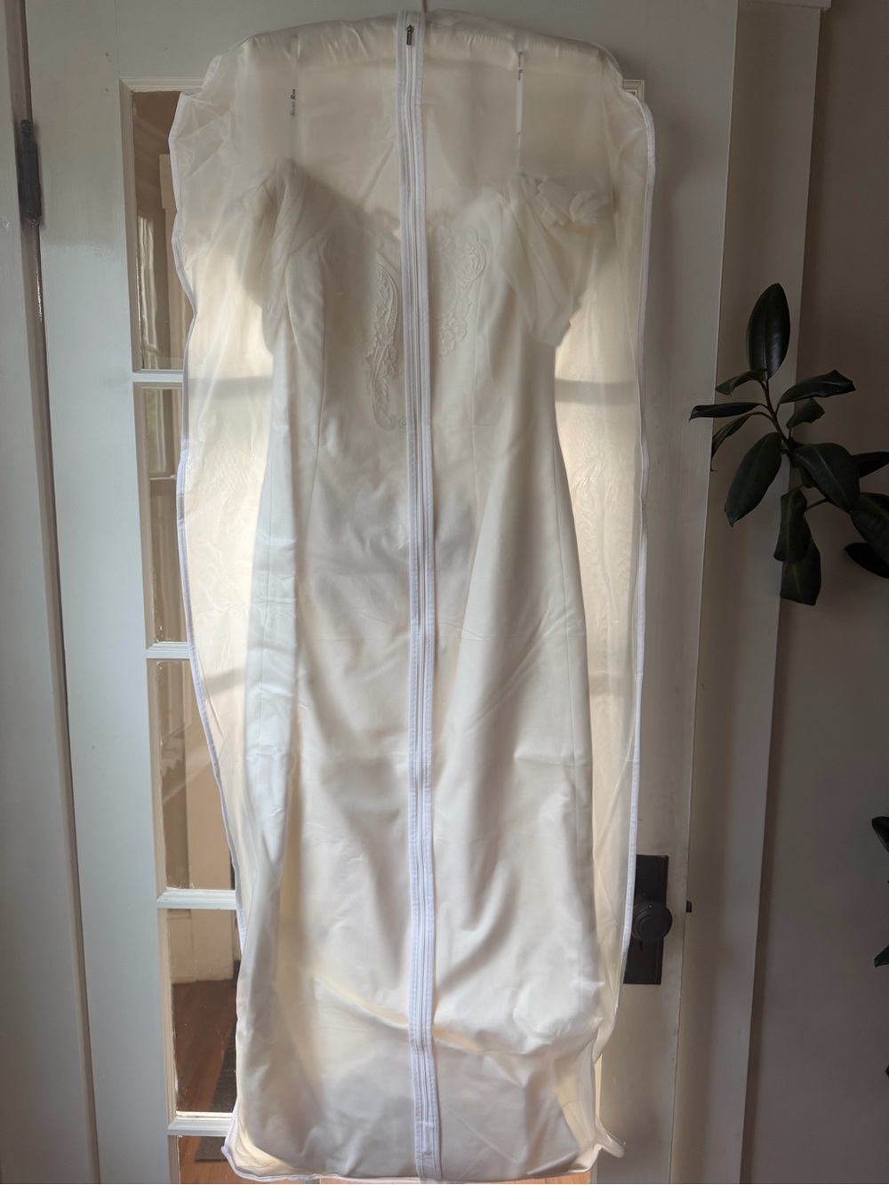 Vintage Off-Shoulder Ivory Bridal Gown with Draped Bow Back - Picture 8 of 16